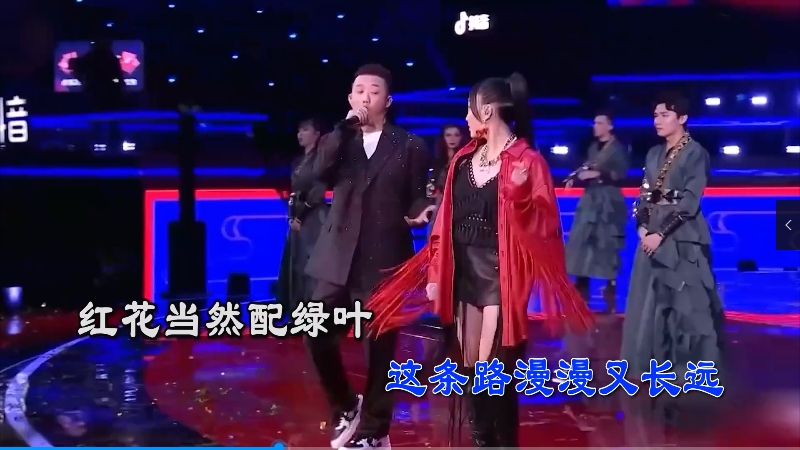 【米柒视频网】GAIvsVava – 爱江山更爱美人(Dj阿亮 VinaHouse Mix国语合唱)现场[www.mqmix.com].mp4