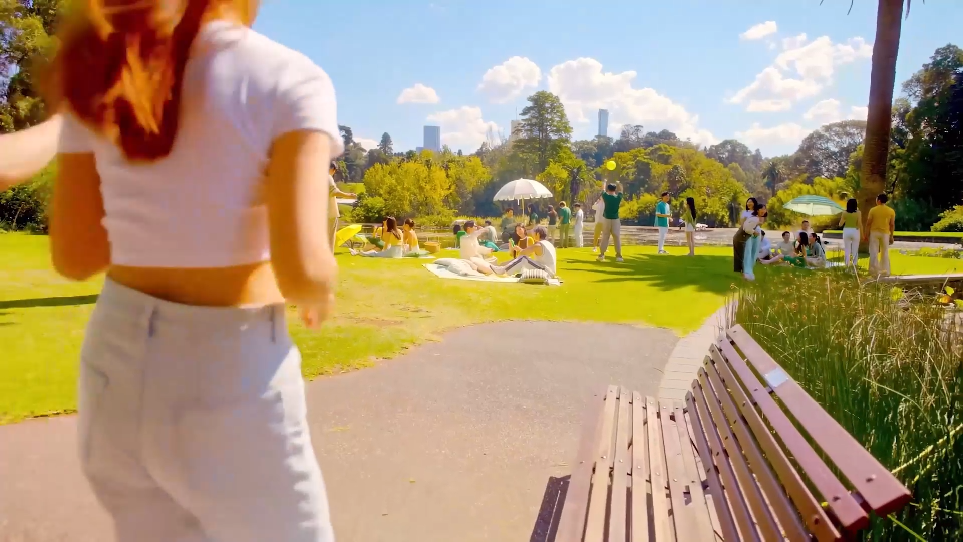 【米柒视频网】周杰伦 – 稻香(Djsiyan四眼 LakHouse Mix) 现场mv [www.mqmix.com].mp4